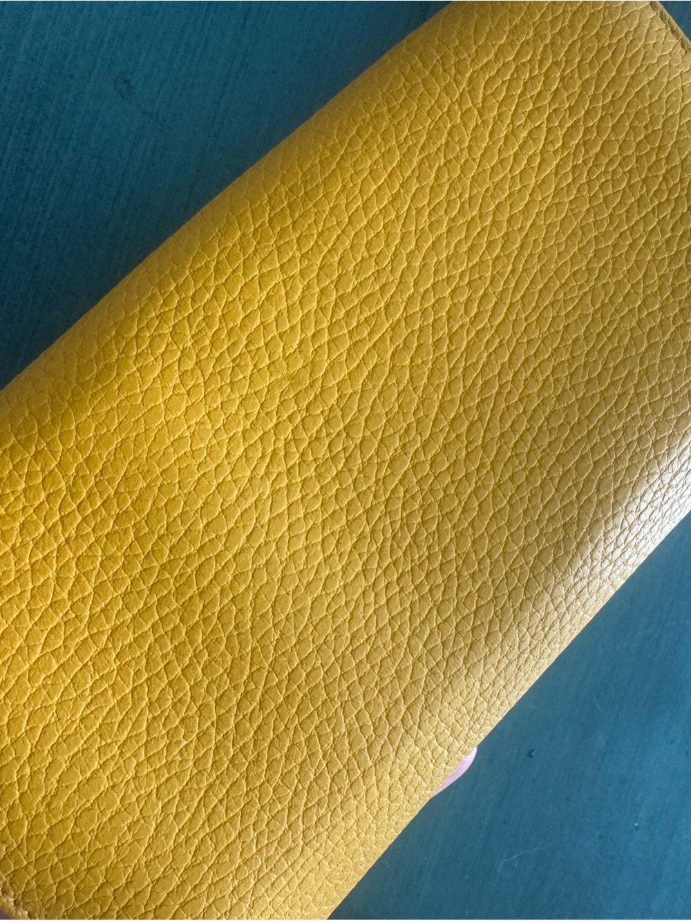 Gucci Yellow Pebbled Leather Chain Crossbody Wallet - Picture 7 of 12